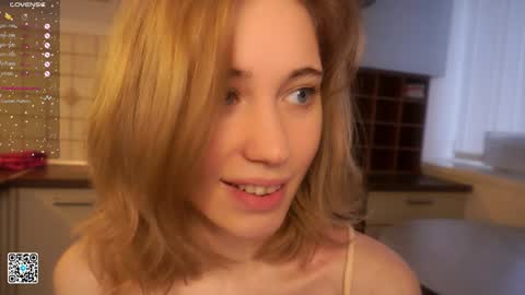 Snapshot of moiraalsbrook chatting on January 18, 7:38 am Diana online show from January 18, 7:38 am