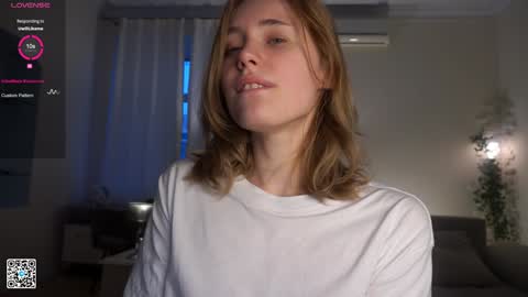Snapshot of moiraalsbrook chatting on January 21, 1:43 pm Diana online show from January 21, 1:43 pm