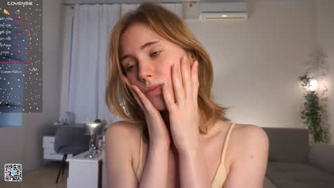 Snapshot of moiraalsbrook chatting on January 22, 1:32 pm Diana online show from January 22, 1:32 pm