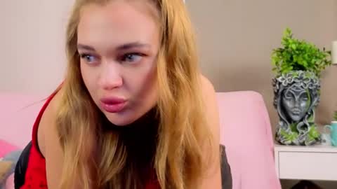 Kylie online show from September 18, 6:43 pm