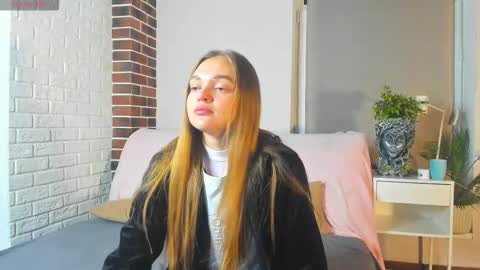 Kylie online show from September 28, 6:24 pm