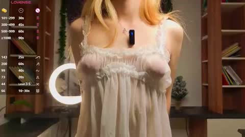 Laura online show from February 5, 1:10 am