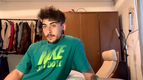 Snapshot of mojitoxxx69 chatting on March 23, 2:32 pm mojitoxxx69 online show from March 23, 2:32 pm