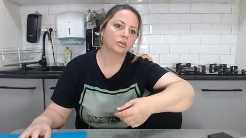 erika online show from December 11, 9:52 am