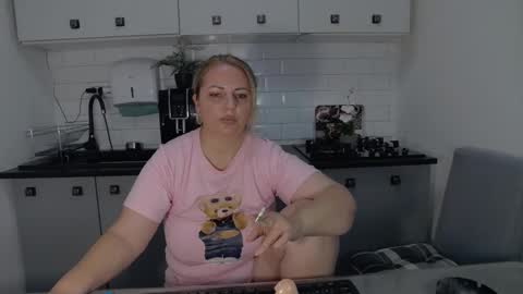 erika online show from September 22, 7:43 am