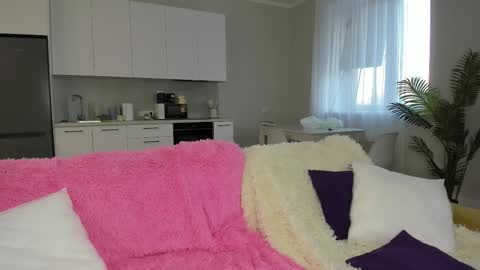 Snapshot of molly_555 chatting on November 19, 8:36 am Sima online show from November 19, 8:36 am