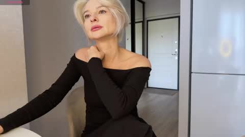 Molly online show from May 19, 7:37 am