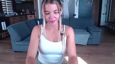 Molly online show from September 19, 10:16 am