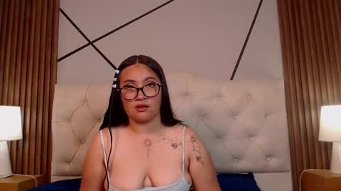 molly_dennver online show from December 23, 12:19 am