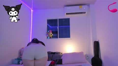 Snapshot of molly_g18 chatting on January 19, 3:18 am MARIANA online show from January 19, 3:18 am