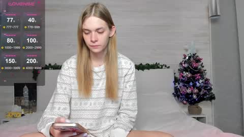 Molly Hunt online show from December 30, 3:47 am