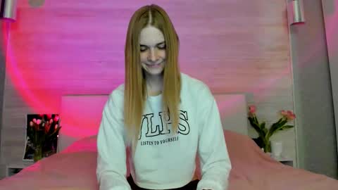 Molly Hunt online show from March 7, 4:20 am