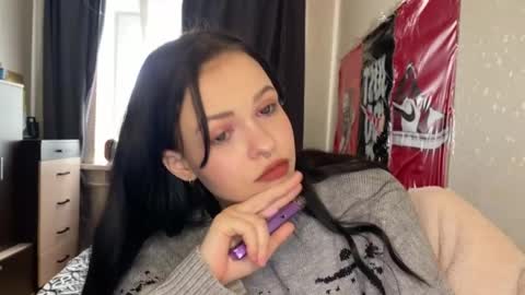 molly_kinkli online show from April 21, 8:31 am