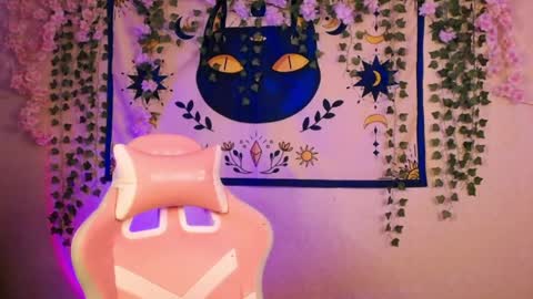 molly_kisss online show from May 10, 6:29 am