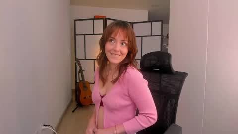 Snapshot of molly_marmalade_ chatting on May 5, 5:32 pm MOLLY online show from May 5, 5:32 pm
