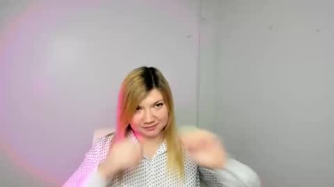 Molly online show from February 10, 3:32 pm