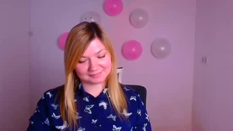 Molly online show from February 17, 3:42 pm