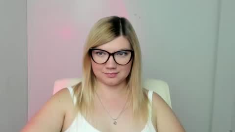 Molly online show from September 18, 11:56 am