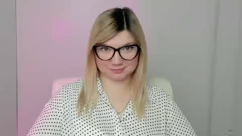 Molly online show from October 13, 11:43 am