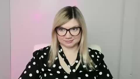 Molly online show from October 15, 12:05 pm