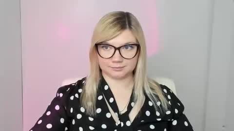 Molly online show from October 29, 1:02 pm