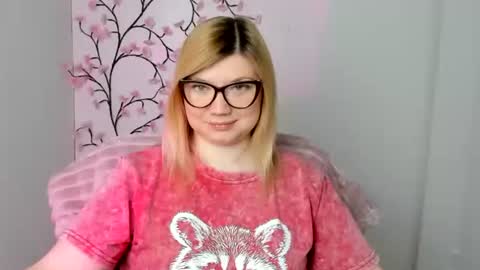 Molly online show from May 9, 5:45 am