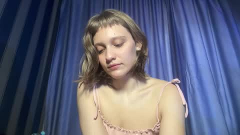 molly_poly online show from December 1, 9:47 am