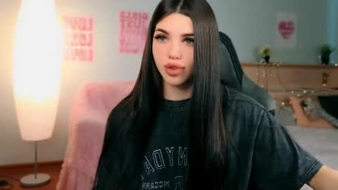 Molly online show from May 18, 3:46 am