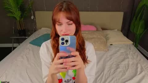 Snapshot of molly_rougge chatting on April 24, 11:40 pm Molly online show from April 24, 11:40 pm