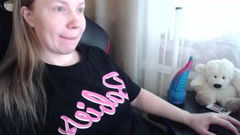 I have new photos come and see with love Molly online show from February 3, 8:19 am