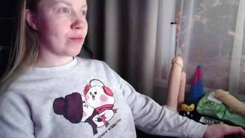 Snapshot of molly_royse chatting on May 28, 4:10 am I have new photos come and see with love Molly online show from May 28, 4:10 am