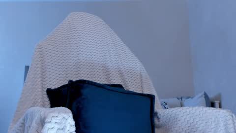 Snapshot of molly_soft chatting on February 18, 6:37 am Molly online show from February 18, 6:37 am