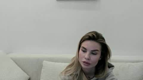 Snapshot of mollycem345 chatting on March 22, 8:12 pm mollycem345 online show from March 22, 8:12 pm