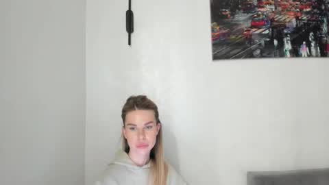 Snapshot of mollycem345 chatting on April 4, 4:59 pm mollycem345 online show from April 4, 4:59 pm