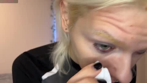 Snapshot of mollychloe chatting on November 22, 3:00 pm mollychloe online show from November 22, 3:00 pm