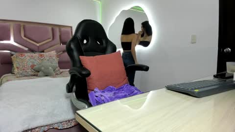 Molly  online show from January 8, 7:13 pm