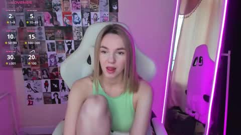 Molly online show from October 7, 1:25 am