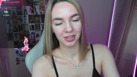 Molly online show from October 28, 1:20 am