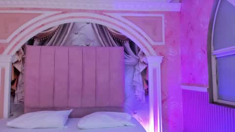 Snapshot of mollydoll_amour chatting on May 17, 11:39 am MollyDoll online show from May 17, 11:39 am
