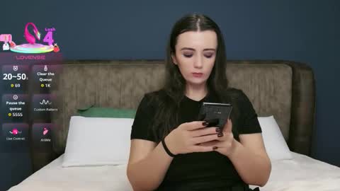 Molly online show from November 18, 9:19 pm