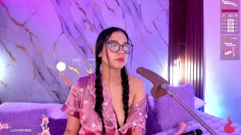 New girl Emily Valentina  Michelle online show from April 17, 8:12 pm
