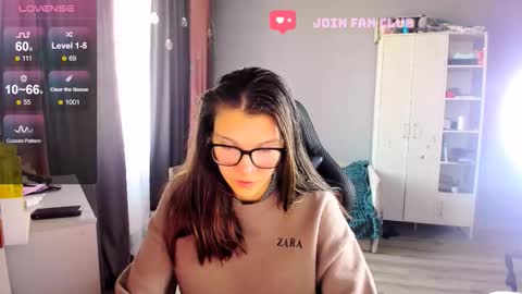  KIRA  online show from September 19, 4:03 am