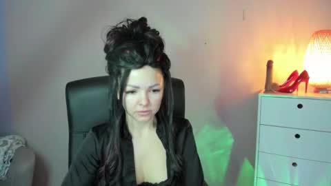 Molly online show from January 19, 7:45 am