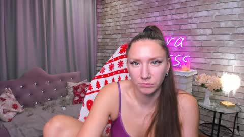 hi im Molly heregreat boobs big heart  warm pussy  online show from December 8, 7:05 am