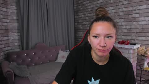 hi im Molly heregreat boobs big heart  warm pussy  online show from October 14, 12:22 am