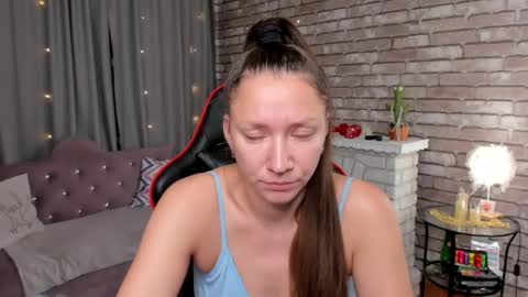 hi im Molly heregreat boobs big heart  warm pussy  online show from April 29, 1:21 am