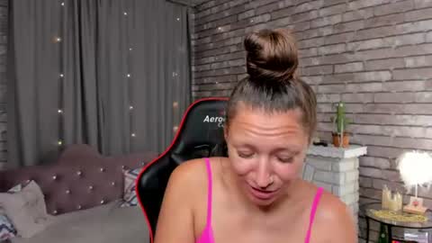 hi im Molly heregreat boobs big heart  warm pussy  online show from July 1, 12:56 am