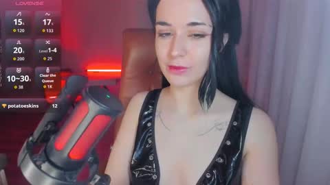 Snapshot of mollyposh chatting on October 21, 4:30 pm Molly online show from October 21, 4:30 pm