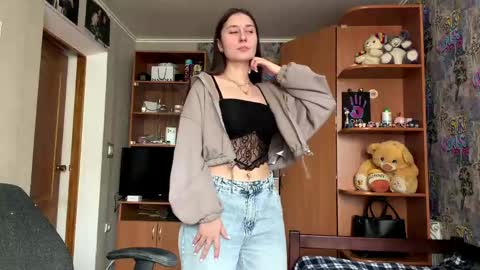 Molly online show from June 8, 9:09 am