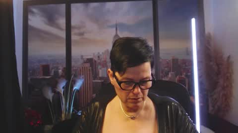 Snapshot of mollysun chatting on September 22, 5:59 pm MollySun Nina Randmann online show from September 22, 5:59 pm